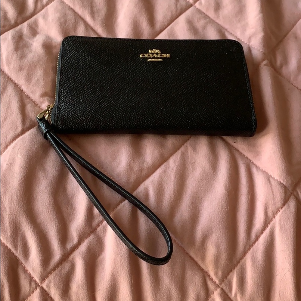 Coach wristlet wallet